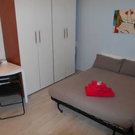 Light And Black Apartment